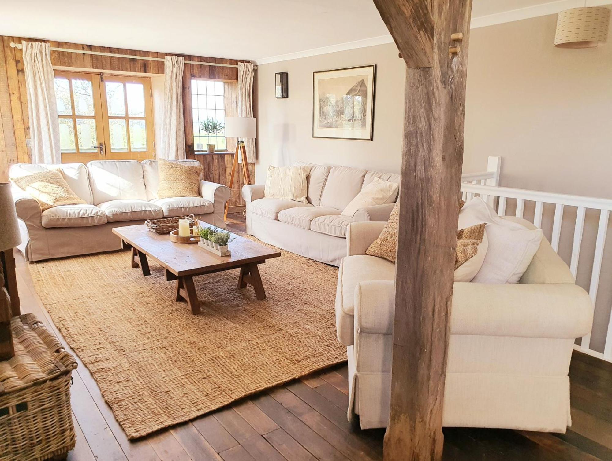 The Threshing Barn At Penrhos Court Villa Kington  Room photo